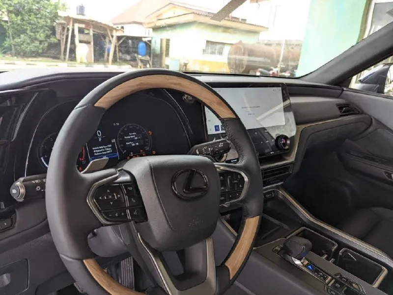 Lexus TX 350